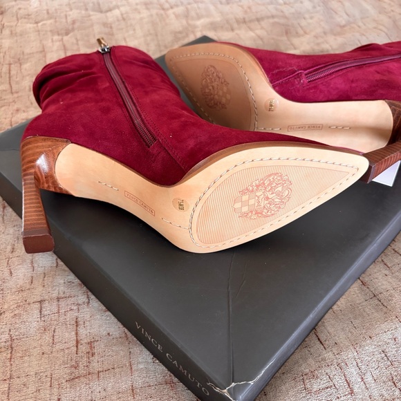 NIB Vince Camuto Women's Presindal Burgundy Suede Heeled Boots Sz 7.5 - Picture 10 of 11